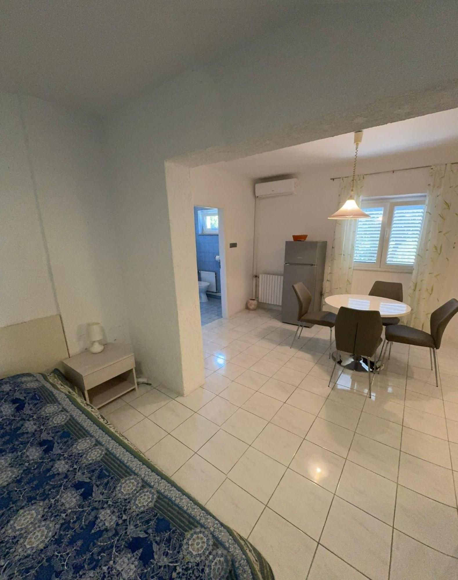 Apartman Kucer Krk Town Esterno foto